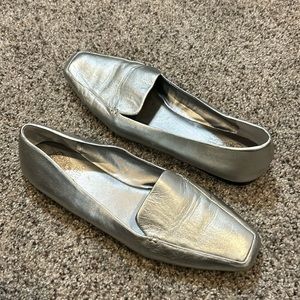 Vince Camuto Prenten Silver Leather Loafer 10